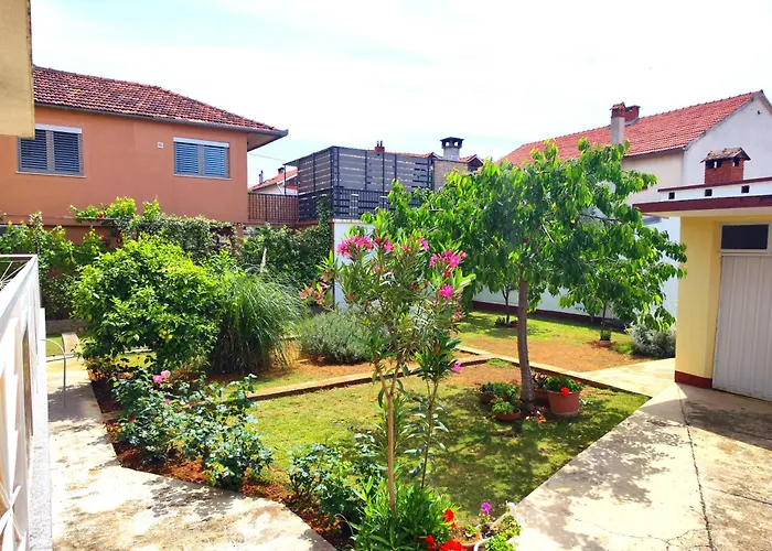 Gabi Apartment - Private Parking
